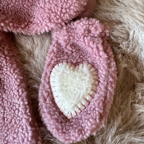 Pink fuzzy one piece outerwear - Picture 5 of 8